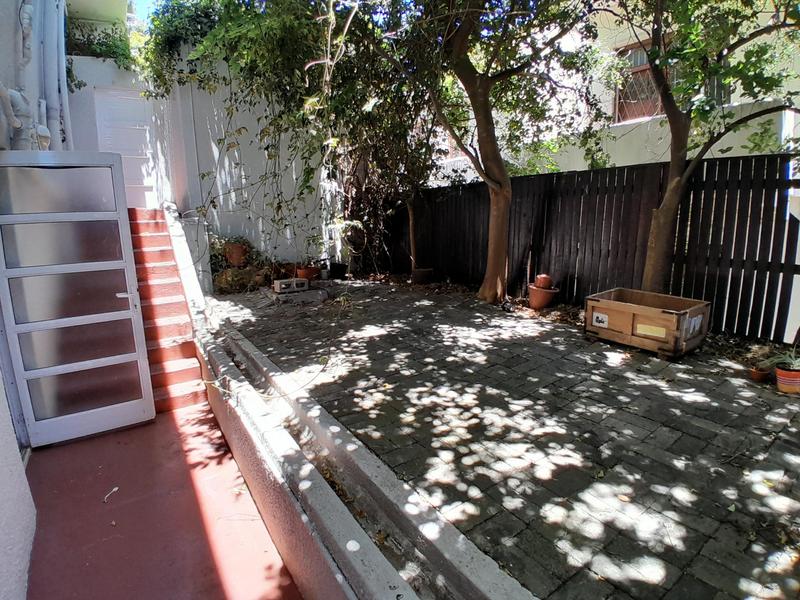 To Let 3 Bedroom Property for Rent in Vredehoek Western Cape